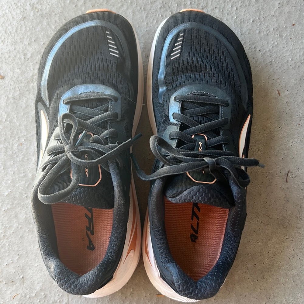Altar Paradigm 6 Running Shoe